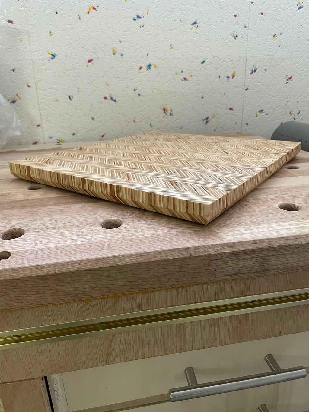 Planche à découper « chevrons » sur mesure - épaisseur, forme et finition des arêtes libres - contreplaqué - Art de la table, Déco, Cuisine