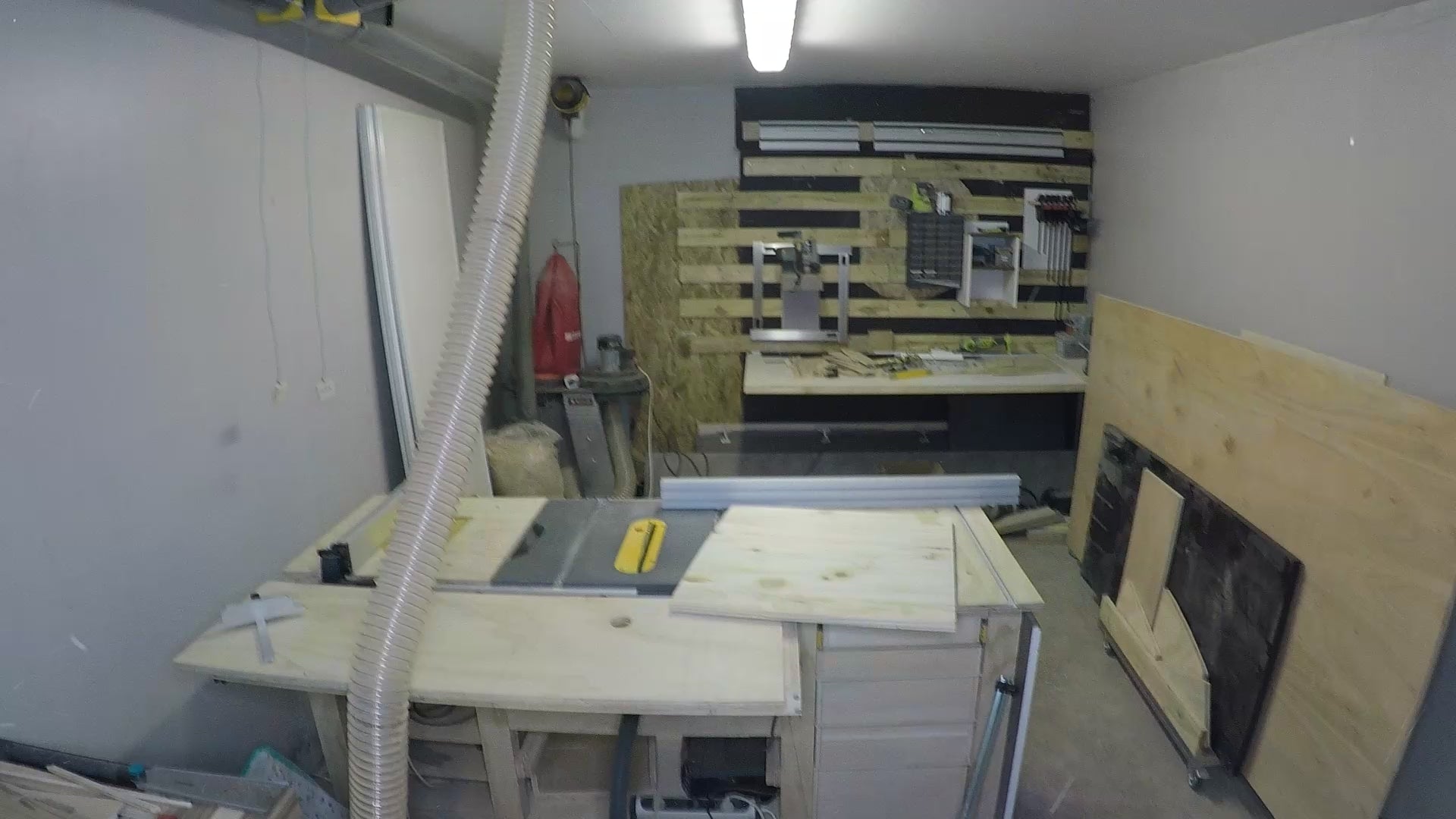 timelapse découpes scie sur table